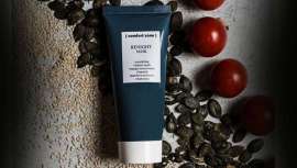 Un complemento perfecto para las pieles más demandantes, especialmente aquellas estresadas, deshidratadas y/o que acusen signos propios del paso de tiempo