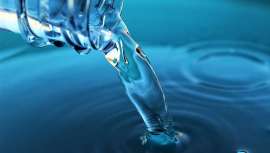 El médico iraní Feydoon Batmanghelidj afirma que el descubrimiento más importante que ha hecho el hombre hasta la fecha es haberse dado cuenta de que el agua es la mejor medicina natural