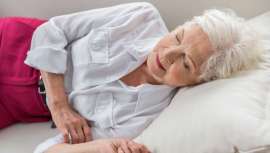 Mayores de 65 hipertensos y con factores de riesgo cardiovascular en el punto de mira del descanso después de comer, la famosa siesta de los españoles 