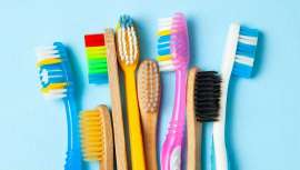 Una investigación del Trinity College de Dublin sobre el ciclo de vida de diferentes modelos de cepillos para la higiene bucodental, evalúa su impacto ambiental, con alguna otra sorpresa con respecto a algún material y eficacia