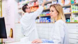 Hoy 25 de septiembre se celebra el Día del Farmacéutico, el que es consejero de salud, belleza y bienestar disponible siempre que se necesita