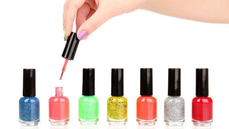 Com estes 12 vernizes e produtos de manicure as tuas clientes vo alucinar
