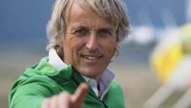 El aventurero leonés arranca nueva temporada de Planeta Calleja con su seguida y no menos polémica entrevista a Fernando Simón y descubre que tiene genes de peluquero. ¡Y ganó un campeonato! 