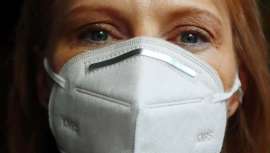 El uso de mascarillas, aunque las esconda, empeora las arrugas alrededor de la boca, en concreto en el labio superior. El llamado código de barras se resiente a raíz de la pandemia 