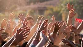 Más de 8.000 locales comerciales, 20.000 puestos de trabajo directos y otros tantos de miles indirectos. Así afecta el cierre de centros de belleza en Cataluña, los cuales se manifestarán el día 21 de octubre en Barcelona y otras ciudades 