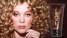 Curl Cream, potenciador de rizos de la línea India Hair Ayurvedic de I.C.O.N., es ese must que tu cliente quiere y repite una vez detrás de otra. Para unos rizos ultradefinidos y exóticos 