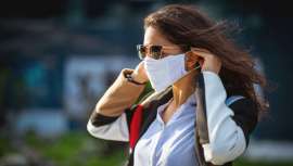 La dermatóloga Claudia Bernárdez nos aclara todas las dudas sobre los problemas capilares derivados de la Covid-19 