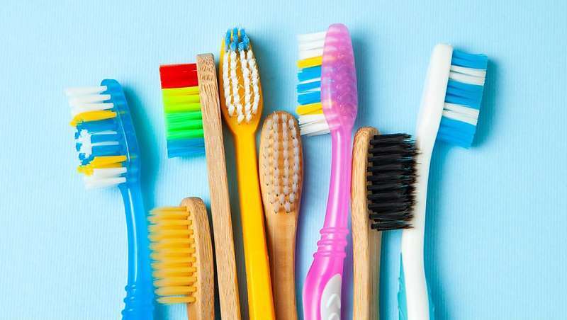 Milhes de escovas de dentes que vo para o lixo deveriam ser recicladas e sustentveis