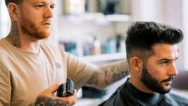 Y barbas. Y hombres que no solo siguen las tendencias, sino que también se cuidan y solidarizan para su mejor salud, prevención y cuidado 