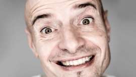 Mia Carol, al frente de la mítica Carol Bruguera sabe qué es lo que exige un cliente satisfecho y lo que requiere ser, haberse convertido y mantenerse en el tiempo como una cadena de éxito, hoy por hoy en la élite de la industria de la peluquería