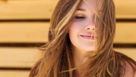 Ni el invierno, ni el frío, la lluvia, el viento, las calefacciones, ni el estrés derivado de circunstancias excepcionales. Tres estilistas de cabecera enumeran la rutinas beauty para melenas sanas, brillantes y protagonistas 