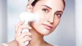 El futuro traza, ya se produce, el uso de belleza en casa en lo referido a aparatos y dispositivos de microcorrientes y otros. ¿Qué opinan los profesionales de la estética, al frente de sus centros, de larga y reconocida trayectoria al respecto?