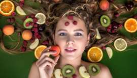 Por supuesto, acompañando siempre con el cosmético y tratamiento capilar adecuado. Sobre todo, ahora en invierno, tal y como nos cuentan los expertos en medicina capilar, porque nunca viene mal saber más 