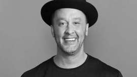 Con más de 20 años de experiencia en el campo de la belleza profesional, Abney aportará talento e innovación al resto del equipo formativo de la marca 