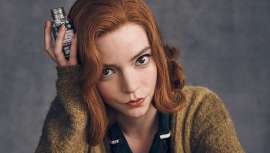 El rojo veneciano vuelve a estar de moda, y la culpa la tiene la popular serie de Netflix, Gambito de Dama