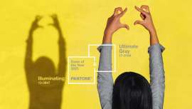 Amarillo y gris. Por una vez y sin que sirva de precedente, se impone una combinación explosiva de Color del Año, para reforzar el optimismo y la resiliencia, a pesar de incluir el nº 13, Yellow no apto para supersticiosos