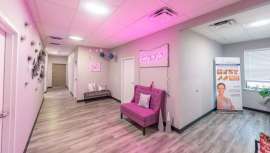 La cadena de peluquería Juganu en Orlando, incorpora J. Protect, el primer sistema de iluminación que imita la acción solar e inactiva hasta el 99,9% de los patógenos, incluido el SARS-CoV-2