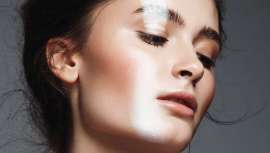 ¿Aspecto cansado y flácido en rostro y cuello aumentado por las conexiones vía Zoom? Es uno de los fenómenos a combatir en estos momentos más demandados en la consultas y clínicas de medicina estética. The Beauty Concept propone la solución