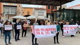 La jornada reivindicativa de las peluquerías y salones de estética de toda España exige al PSOE que cumpla su promesa de la bajada
del IVA cuando estaba en la oposición