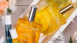 Si hay una firma que pueda sentar cátedra en materia de aceites cosméticos ésta es Leonor Greyl. Sus más de 50 años de experiencia oleosa le permiten diseñar el multi-oiling perfecto 