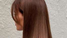 ¿Te vuelves loca porque no sabes qué hacer con tu pelo? Se rompe, no tiene volumen, se pega a tu cara, se enreda y encima, al ser tan fino, te complica hasta la exasperación disfrutar de un peinado espectacular. Ahora, todo esto tiene solución