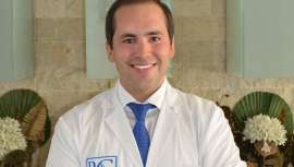 El famoso especialista consigue el galardon Premio Médico del Año al Mejor Cirujano de Rinoplastia en España por segundo año consecutivo 