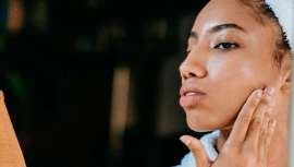 Consiste en simplificar la rutina de skincare y se trata de conseguir una piel luminosa, de aspecto natural y nada sobrecargada con productos fáciles de usar y específicos para ello, tal y como se recoge en el informe Pinterest Predist