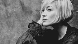 Fundadora de Bhaus Barcelona, Laura Betato, una estrella de la formación y la peluquería, que arrasa con su técnica, haciendo del corte de precisión su principal arma de seducción, continúa educando a peluqueros y peluqueras ávidos de conocimiento