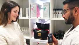 Una alianza estratégica entre dos grandes, Kapalua y The Cosmetic Republic, asegurando su eficiencia para los profesionales y salones de peluquería en la comercialización, implementación y entrega de producto en España y Portugal 