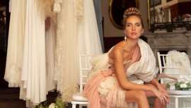 Novias empresarias o trabajadoras; valientes, decididas, deportistas, intelectuales; poderosas, fashionistas, anticonsumo; naturales, clásicas, innovadoras, románticas, sofisticadas&hellip. Únicas, el adelanto de la nueva colección de Zarauza 