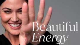 El nuevo eslogan de la nueva imagen de Cynosure, en consonancia y al ritmo de los tiempos y deseos de los pacientes: el brillo espectacular de la belleza más natural