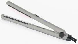 Care Evolution es una novedad Perfect Beauty, plancha profesional con infrarrojos e iones negativos, de sólidas e innovadoras prestaciones que además de reparación, acabado y brillo irresistible te permite trabajar en seco y/o mojado 