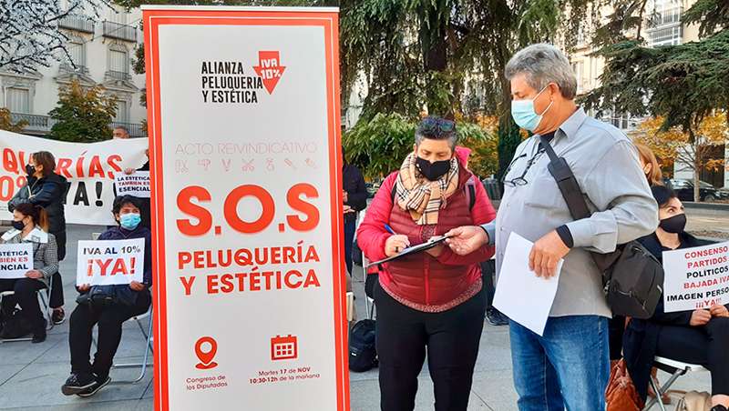 Peluqueras y centros de belleza en lucha contra el IVA