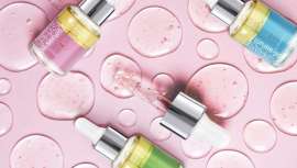 Joya de edición limitada, hasta fin de existencias, los Sérums de Aceites Bifásicos reúnen tal cantidad y calidad de acciones benefactoras para la piel que tus clientas y tú ya no sabréis vivir sin ellos ¡Hazte con ellos! 