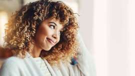 Quatro recomendações a seguir quando vais descolorar um cabelo com textura