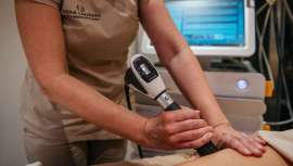 Un diagnóstico exhaustivo y un suplemento nutricosmético avanzado a base de Algas Kelp son los encargados de maximizar los efectos de este tratamiento basado en el uso de aparatología avanzada, uno de los preferidos de Madonna