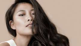 Combate la grasa y los olores y deja sensación de frescor en el cabello con un solo paso. No podrás resistirte a su fragancia adictiva Glossy Neroli