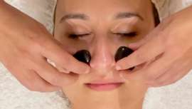 Una de las características de este mineral es que aumenta la vibración de lo que toca y, por tanto, también de la salud energética, con la capacidad de seleccionar y neutralizar la energía negativa 