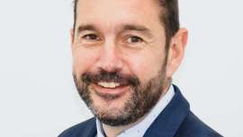 El objetivo que persigue el nuevo director general de la clínica de medicina capilar es el de velar por la continuidad de los valores y líneas de actuación definidas por su antecesor, Óscar Mendoza