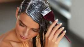 Valeria Costa, terapeuta capilar, explica que la salud de nuestro pelo se puede poner en peligro si recurrimos a los tintes caseros, puesto que su formulación nos se adapta a todos los cabellos y no están supervisados por un profesional peluquero