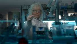 La materia prima de la historia Kin Cosmetics es su propia esencia, la que hace de sus cosméticos y empresa compromiso de bienestar y sostenibilidad con los demás y el entorno. #MadeInCostaBrava, desde los años 30, un siglo de talento y slow