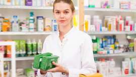 A veces no sabemos distinguir entre un producto sanitario, recetado por un médico y/o dermatólogo frente a un cosmético. Descubramos cuáles son sus diferencias, a pesar de que los dos los compremos en una farmacia