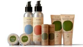 Firma de cosmética especializada en protectores solares orgánicos y completamente sostenible, que protege la salud de la piel, previene su envejecimiento y preserva el medio ambiente y el planeta