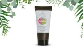 Un Smoothie para el cabello. Light Irridiance lo presenta dentro de su gama Natural Impulse, un producto innovador porque es aceite en crema que regenera el cabello, un batido irresistible de frutas y vitaminas 