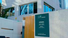 Hospital Capilar comienza su andadura con una clínica de 2.000 metros cuadrados en Madrid, así como otras en Pontevedra y Murcia, con especialistas de primer nivel y la utilización de técnicas de última tecnología y un ambicioso plan de expansión