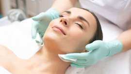 Un compendio de tratamientos que pueden ser realizados en colaboración con varios profesionales para devolver lozania y juventud a un rostro envejecido