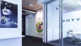 La famosa compañía norteamericana prepara una estrategia de crecimiento completamente nueva para sus principales marcas y mercados, reposicionada y rejuvenecida, y que nos da las pistas del futuro de la belleza