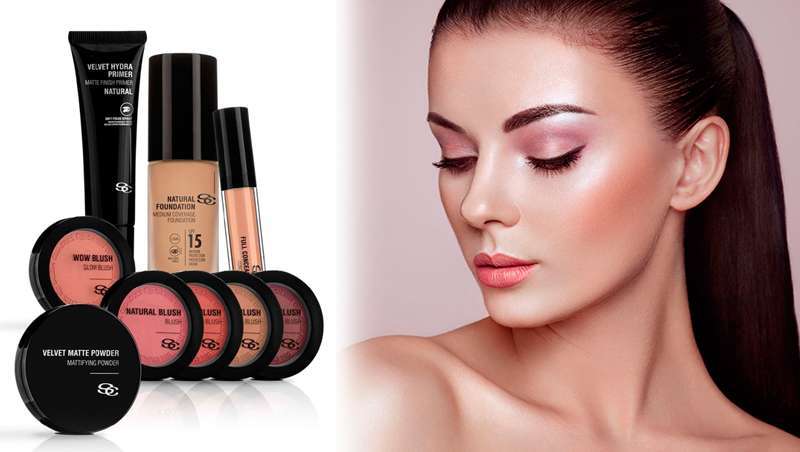 Rosto perfeito com a maquilhagem Salerm Cosmetics