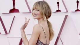 La actriz cautivó al público en la alfombra roja de los Oscar con su look y su aclamado flequillo cortina. Te damos las claves para lucirlo