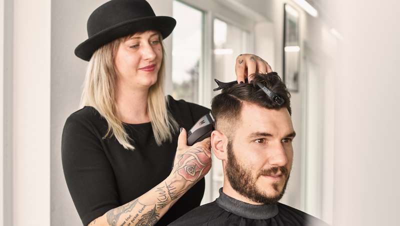 Transições magistrais com a nova Chrom2Style Blending Edition, com a garantia Moser